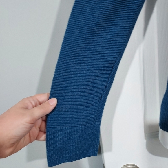 Hilary Radley Blue Crew Neckline Long Sleeve Sweater in Size XL - Picture 6 of 14